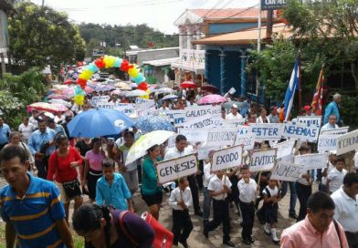 Nueva guinea: pueblo evangélico celebra el día de la biblia