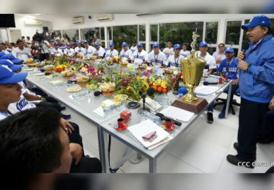 Daniel durante encuentro con la Selección de Béisbol Juvenil Campeones del Panamericano U14