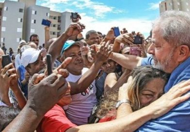 Movimientos sociales brasileños expresan apoyo a Lula ante visita al juzgado