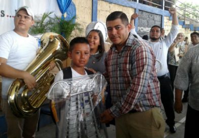 MINED entrega instrumentos musicales al INEP Matagalpa