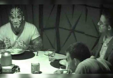Seis desconocidos conversaron en una habitación oscura. Cuando encienden la luz nadie cree lo que ve