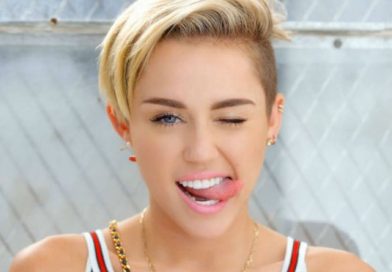 Internet enloquece con "desnudo artístico" de Miley Cyrus