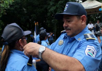 Policía Nacional realiza acto de ascenso de grados en el departamento de Granada