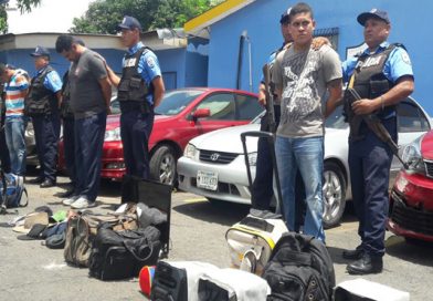 Policía Nacional atrapa a banda de delincuentes que chapeaban vehículos en las gasolineras