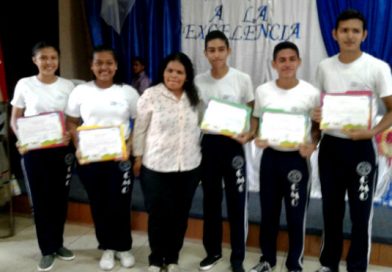 MINED entrega reconocimientos a la Excelencia Académica en Chinandega