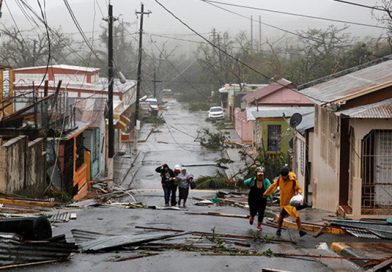 Decretan toque de queda en Puerto Rico tras paso de huracán María