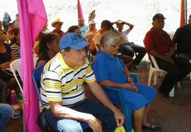 MEFCCA entrega reservorios de agua a familias de Palacagüina