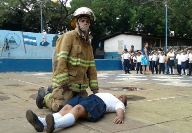Estudiantes del Colegio Salvador Mendieta mejor preparados ante multiamenazas
