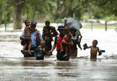 Evacuan a familias en Tepalón
