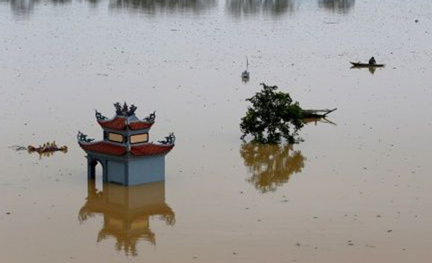 Al menos 54 muertos dejan inundaciones en Vietnam
