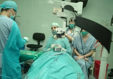 Inicia labor de brigada médica española en el Centro Nacional de Oftalmología (CENAO)