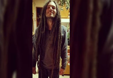 Este chico no se cortaba el pelo desde hace 11 años, su transformación enamora a cualquiera
