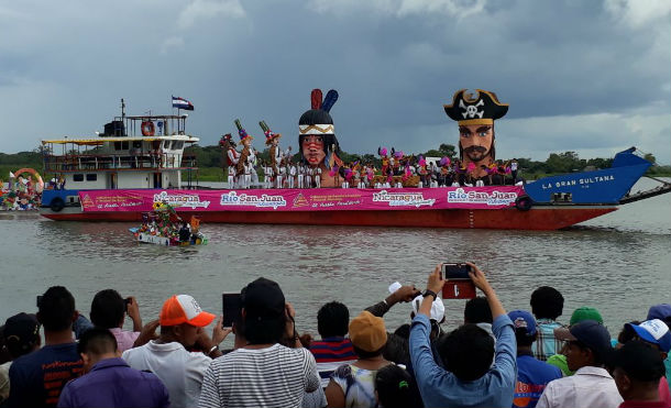 Miles asisten al Carnaval Acuático "Alegría por San Carlos" en su novena edición
