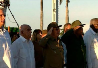 Presidió Raúl homenaje al Che y sus compañeros en Villa Clara