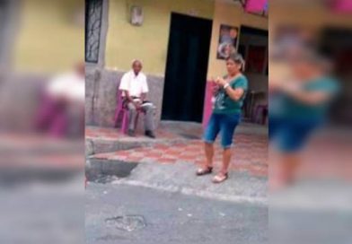 Desnudan y golpean a dos ladrones que trataron de asaltar un bus