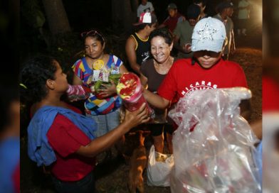 Familia utiliza sus ahorros para apoyar a los afectados por inundaciones