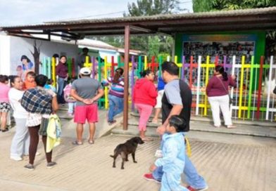 Más de 3.000 escuelas reabren sus puertas en México tras sismos