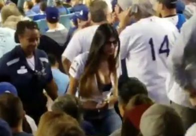 Expulsan del estadio a Mia Khalifa ¿por ser demasiado sexy?