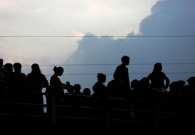 Casi 20 fallecidos al caer un autobús en un río en Nepal