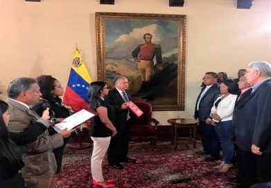 Cuatro gobernadores opositores se juramentan ante la ANC de Venezuela