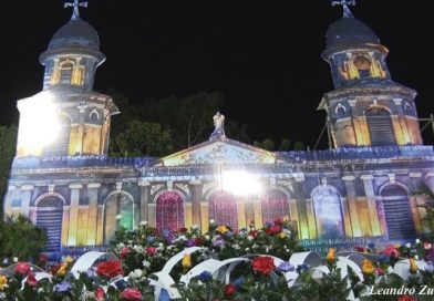 Altares a la Purísima casi listos en la Bolívar
