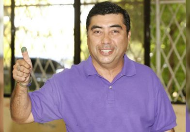 Candidato a Vicealcalde de Managua ejerce su derecho al voto
