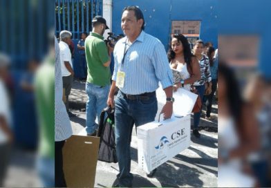 CSE Municipal distribuye material electoral a los Centros de Votación