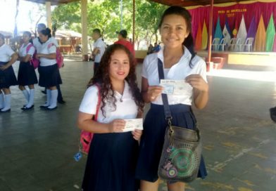 Buen Gobierno hace entrega de Bono Complementario a Bachilleres del municipio de Larreynaga