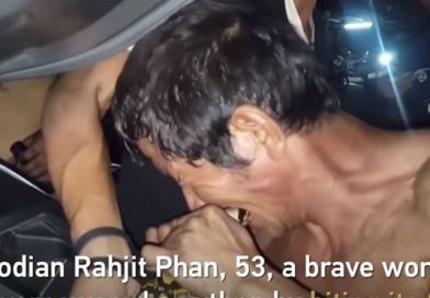 (+Vídeo) Hombre muerde a una serpiente para salvarle la vida