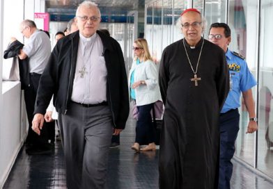 Cardenal Leopoldo Brenes recibe al Cardenal Baltazar Porras Cardozo