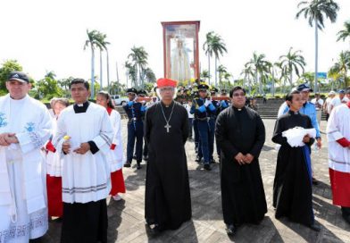 Católicos peregrinaron junto a la Virgen de Fátima para celebrar clausura del Año Santo