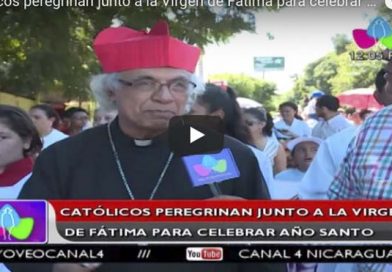 Católicos peregrinan junto a la Virgen de Fátima para celebrar año santo