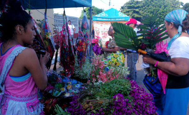 Chinandeganos rinden homenaje a sus fieles difuntos