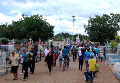 Chinandeganos rinden homenaje a sus fieles difuntos