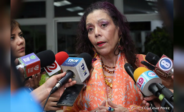 Compañera Rosario tras encuentro de Daniel con presidente de Honduras (2 de Noviembre del 2017)