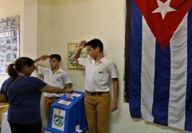 Cuba extiende una hora la votación en elecciones generales