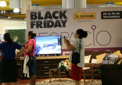 Ofertas de Black Friday se apoderan de establecimientos en todo el país