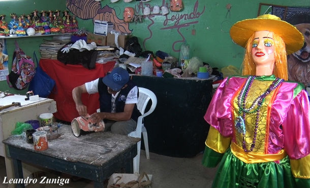 Leoneses se preparan para el tradicional Festival de las Gigantonas