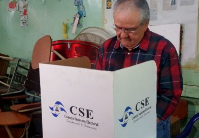 Presidente de la Asamblea Nacional ejerce su derecho al voto