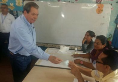 General Omar Halleslevens ejerció esta mañana su derecho a votar