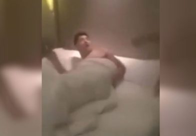 Mujer descubre en la cama a su marido con otro hombre en lujoso hotel