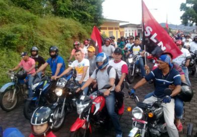 Juigalpinos participan en la caravana de las victorias