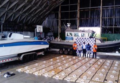 Incautan 2.1 toneladas de cocaína en el Pacífico colombiano