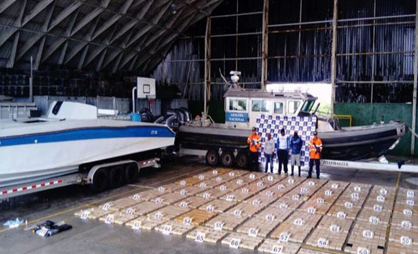 Incautan 2.1 toneladas de cocaína en el Pacífico colombiano