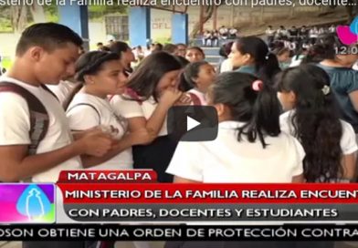 Ministerio de la Familia realiza encuentro con padres, docentes y estudiantes