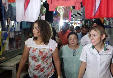 Arrancan ferias navideñas en los mercados