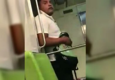 Graban a sujeto masturbándose en el bus y causa indignación en las redes sociales