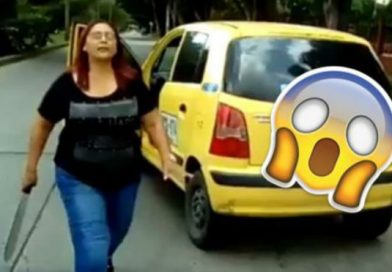 Violenta mujer taxista con machete en mano agrede a indefenso hombre