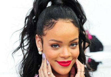 Sale a la luz un topless que hizo Rihanna en 2015 y serán expuestos en una expo de fotografía