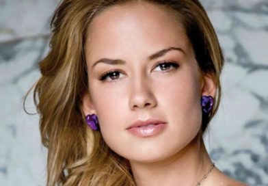 Altair Jarabo causa revuelo por el escote que lució en la boda de Marlene Favela